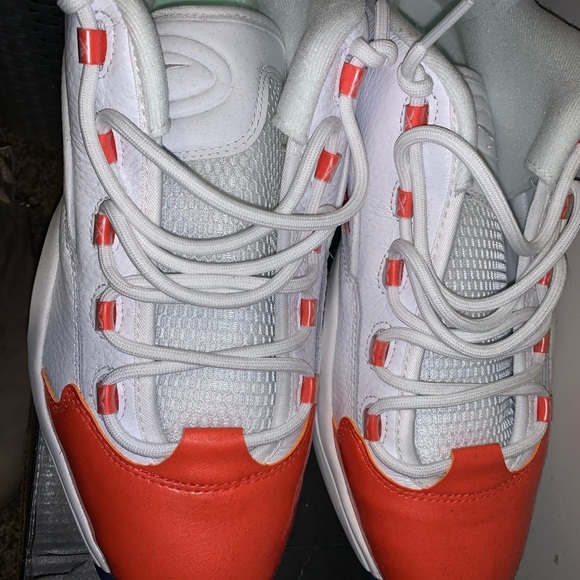 BRAND NEW Reebok Questions - Picture 2 of 5